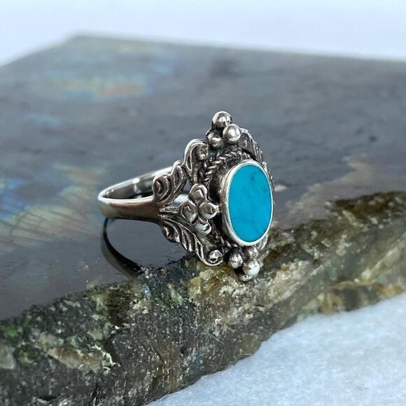 Sterling Silver 925 Scrollwork Oval Faux Turquoise Tapered Shank Ring Sz 7.5 - Picture 3 of 16